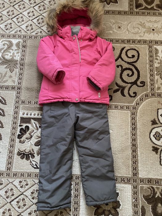 Продам зимний комбинезон на девочку