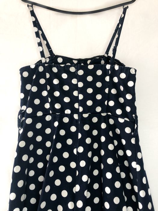 Vand rochita cu buline si dantela