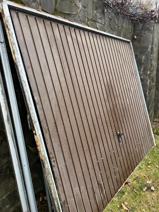 Vand usa garaj 2500x2125 maro