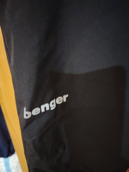 Vînd pantaloni bărbați drumeții -sky  marini L -XL preturi 100-150 lei