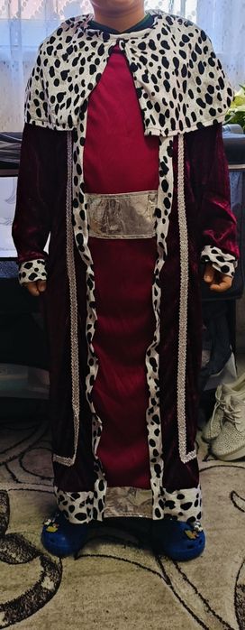 Vând costum de Mag