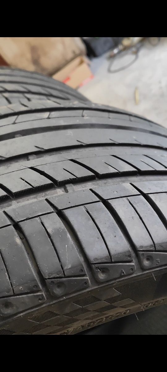 Продам Шины ROAD X 275/40ZR20