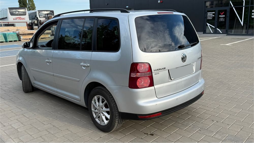 VW Touran Facelift an 2008 2.0 Diesel 140cp 2599€