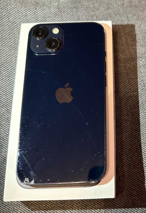 iPhone 13 128G Midnight