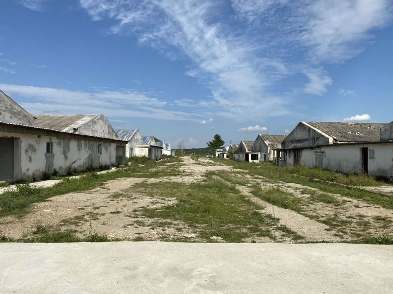 Склад в Плевен, област-с.Обнова площ 45322 цена 1600000