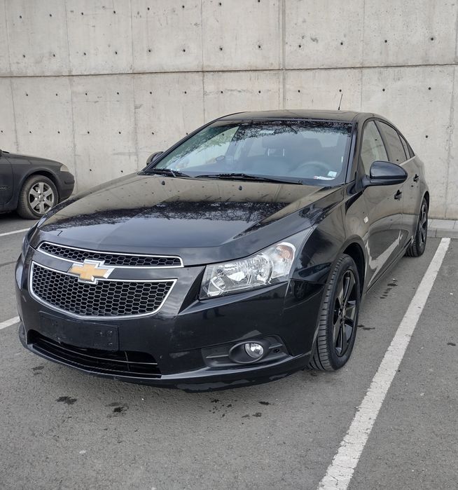 Chevrolet Cruze черен
