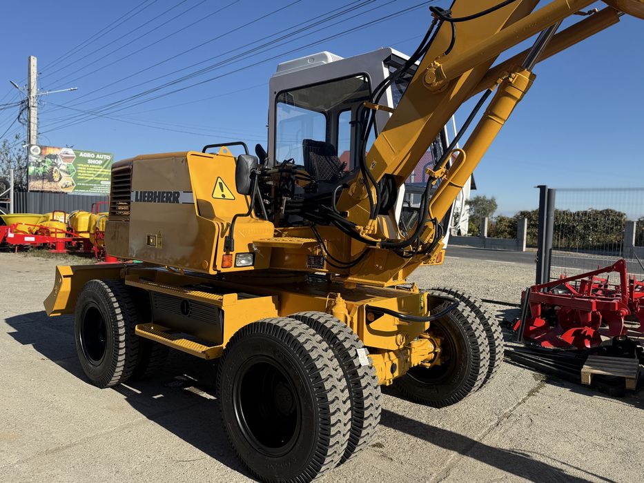 Excavator Liebherr A 308 recent adus
