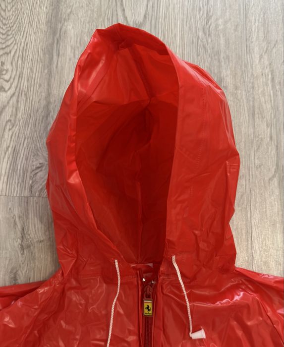 Geaca impermeabila Ferrari vintage rosie,M.