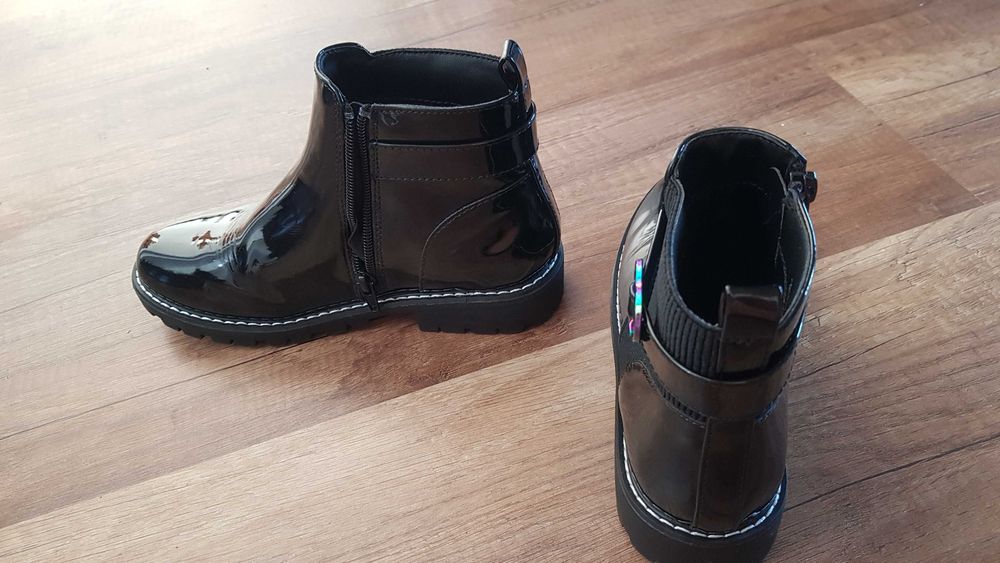 Ghete fetite marimea 32