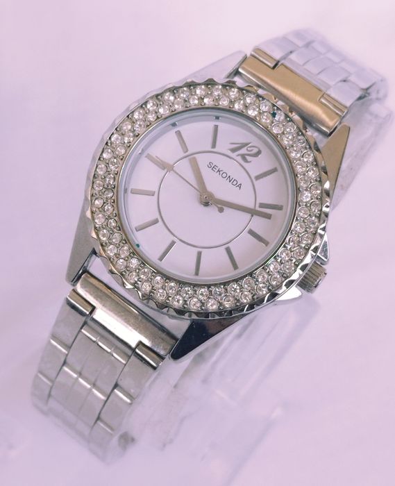 Ceas de damă Sekonda cu quartz, cristale, curea si carcasa din inox
