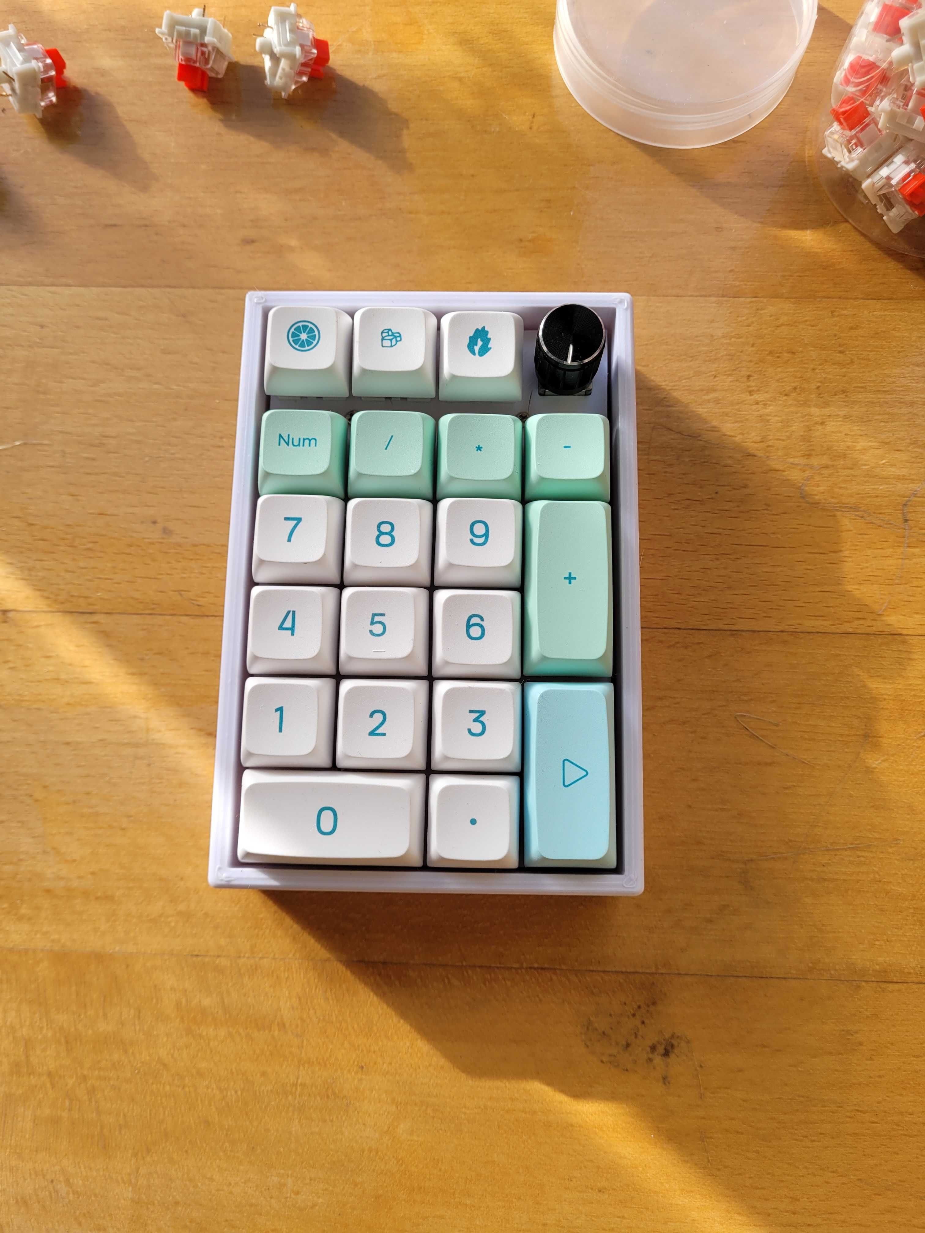 Tastaturi split ergonomice