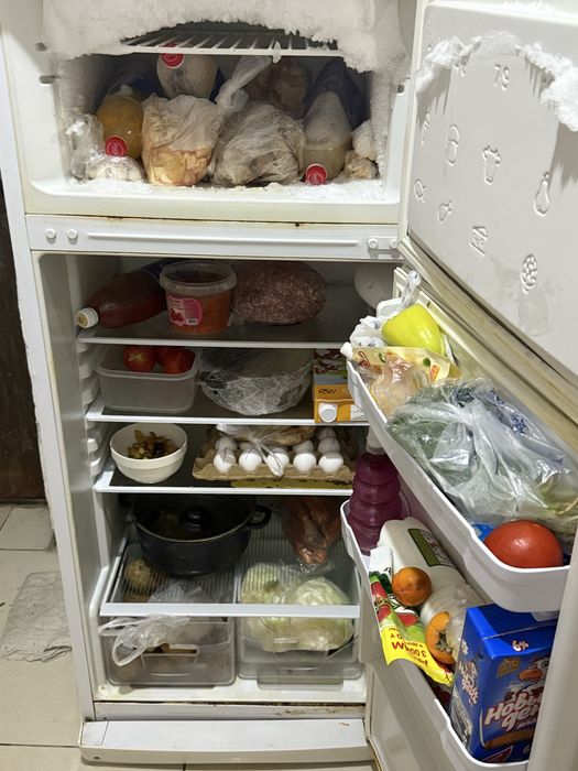 Продается холодильник ,в рабочем состояний, б/у ,не дорого. индезит.