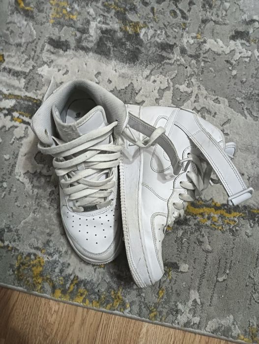 Vând Nike Air Force 1  nepurtati mărime 38,5  culoare alb