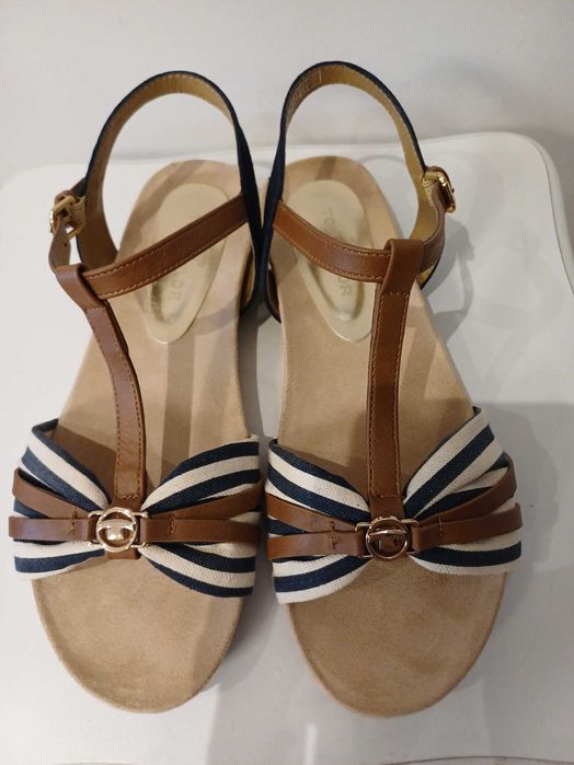 Дамска чанта Aldo в комплект с обувки Tommy Hilfiger