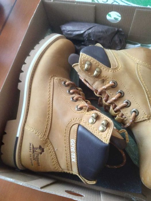 Vand ghete dama din piele