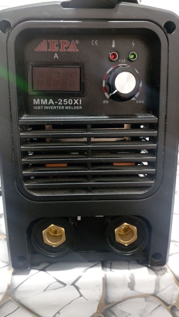 Сварочный аппарат MMA-250XI продам