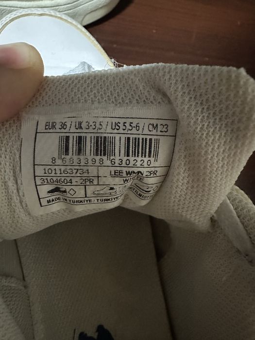 Кроссовки женские 37размера