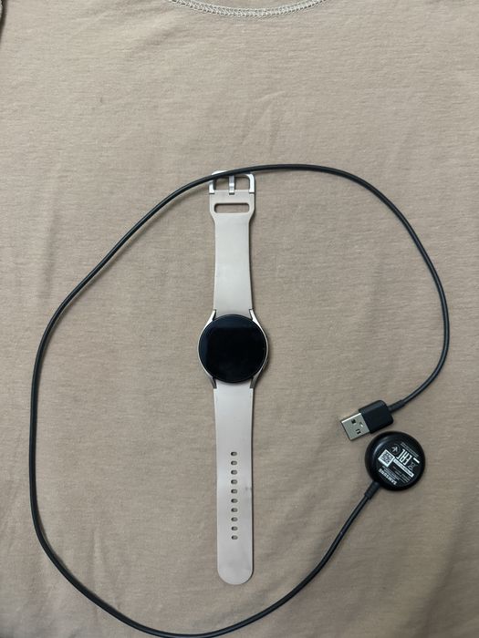 Смарт-часы Samsung Galaxy Watch 4 SM-R860 40 мм розовый
