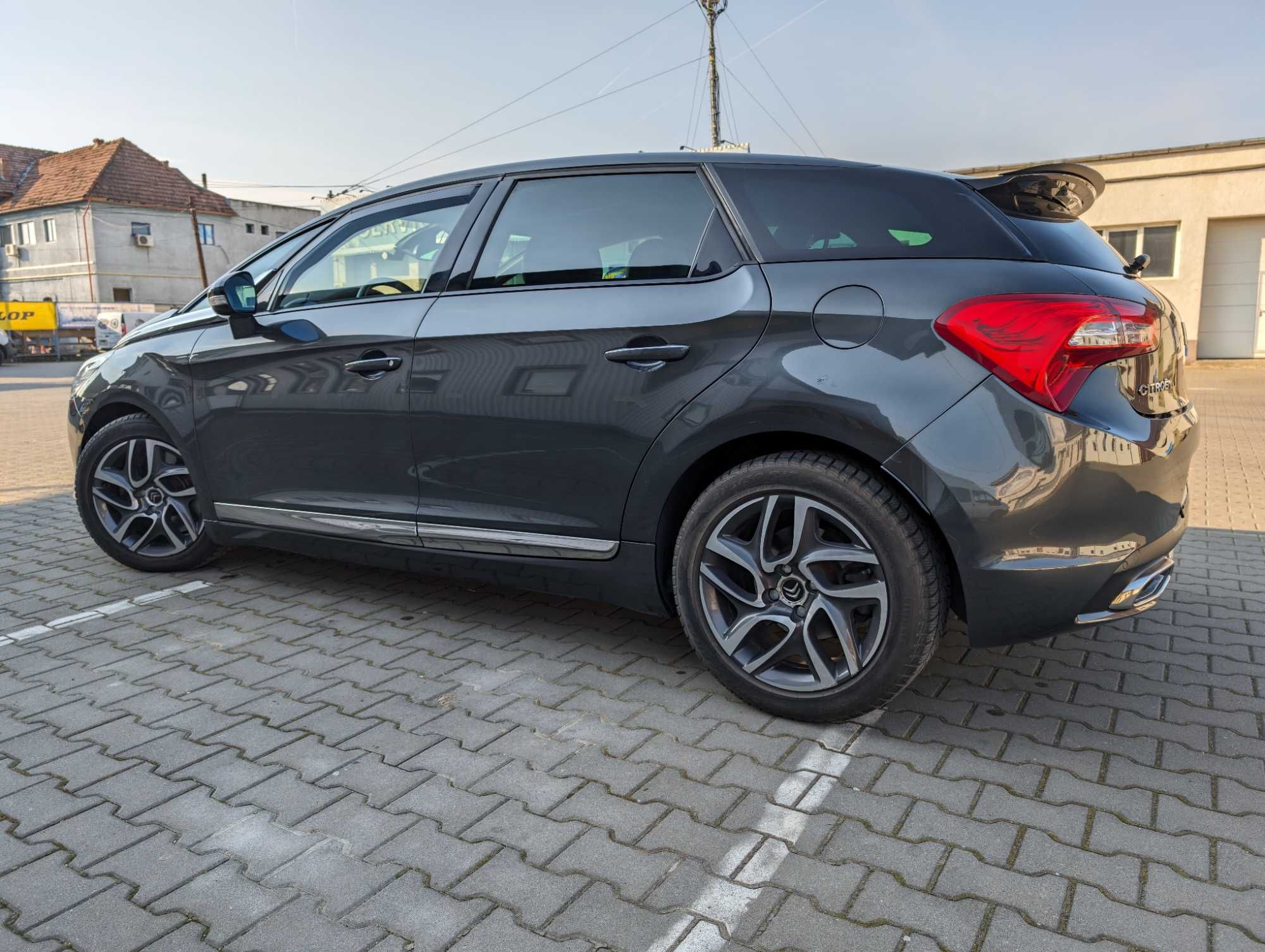 Citroen DS 5 - An 2016 - 2.0 Diesel - 180CP - Automata