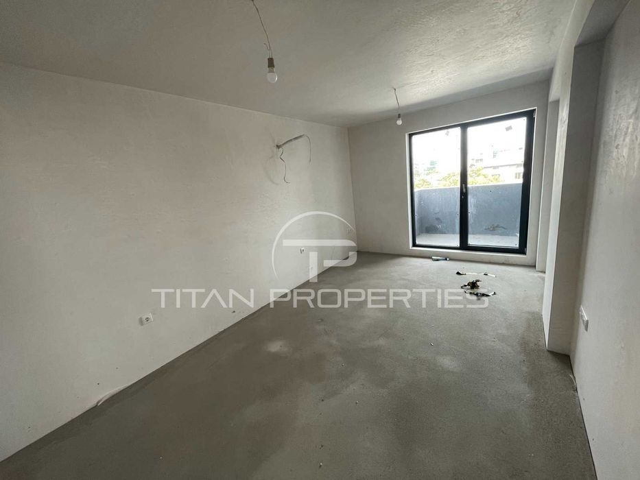 Продава се Тристаен апартамент в Пловдив, Младежки Хълм - 155 кв.м за 1600 €/кв.м - Снимка #2