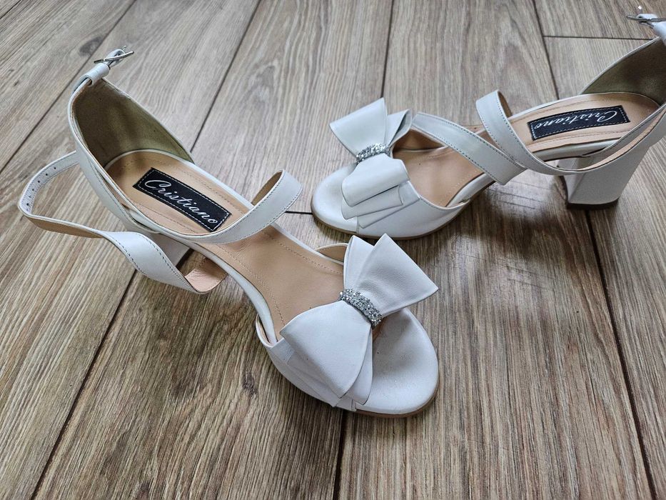 Sandale mireasa din piele purtate cateva ore