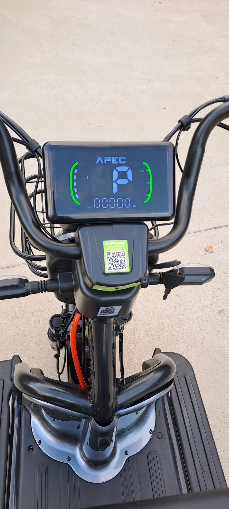 Vand triciclu electric