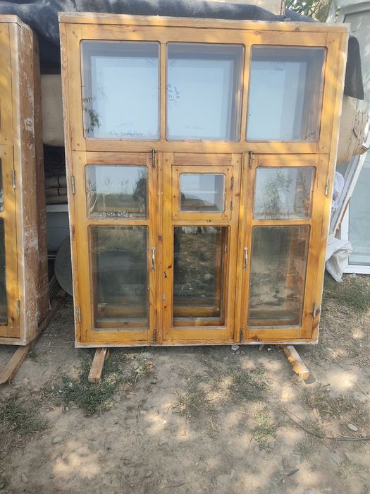 Лакланган чиройли эшик ромлар срочно сотилади