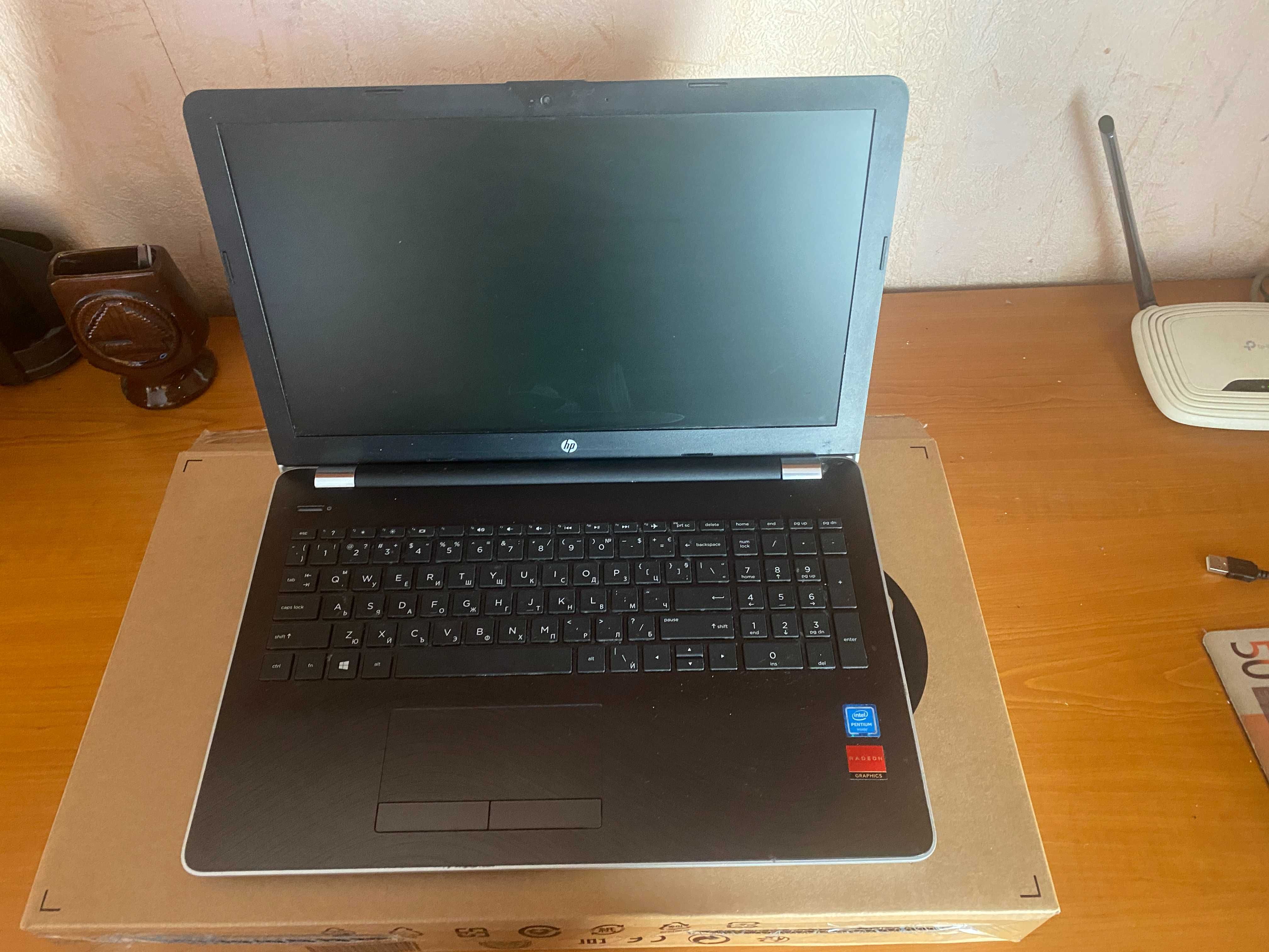 Лаптоп HP 15-BS034NU