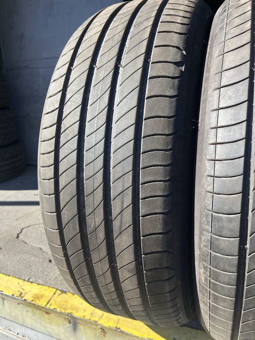 2 бр. летни гуми 235/45/20 Michelin S1 DOT 1123 6 mm