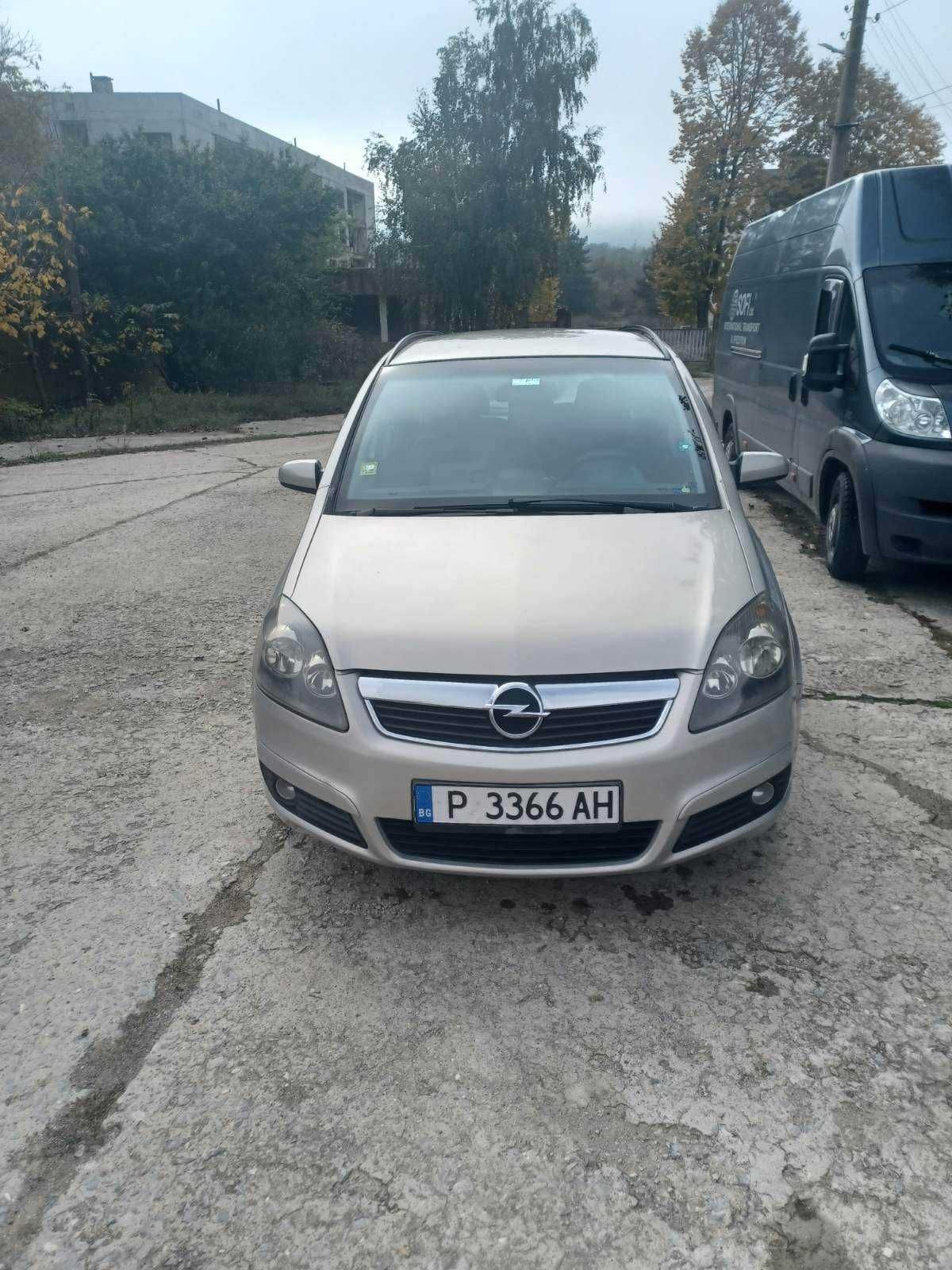 Продавам Opel Zafira 1.9 CDTI