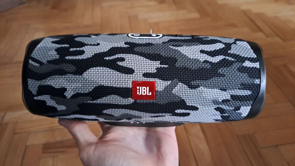 Оригинална колонка jbl charge 4