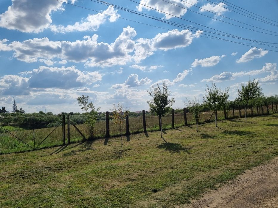 Vând teren intravilan