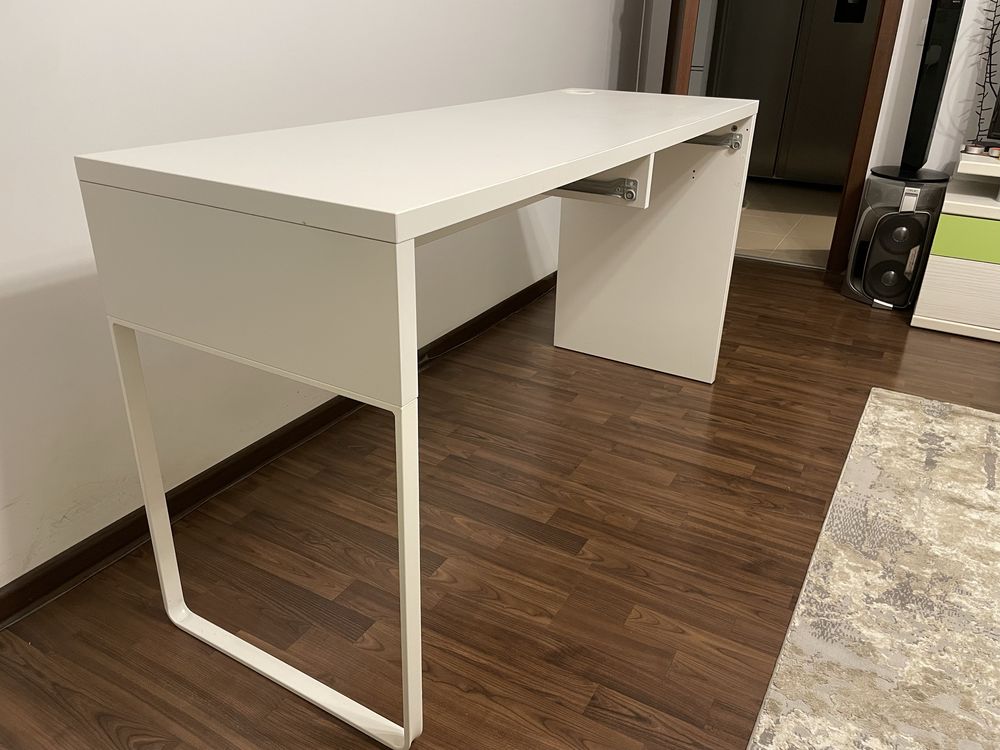 Vând birou IKEA Micke – ideal pentru 2 persoane Cod produs: 902.143.08