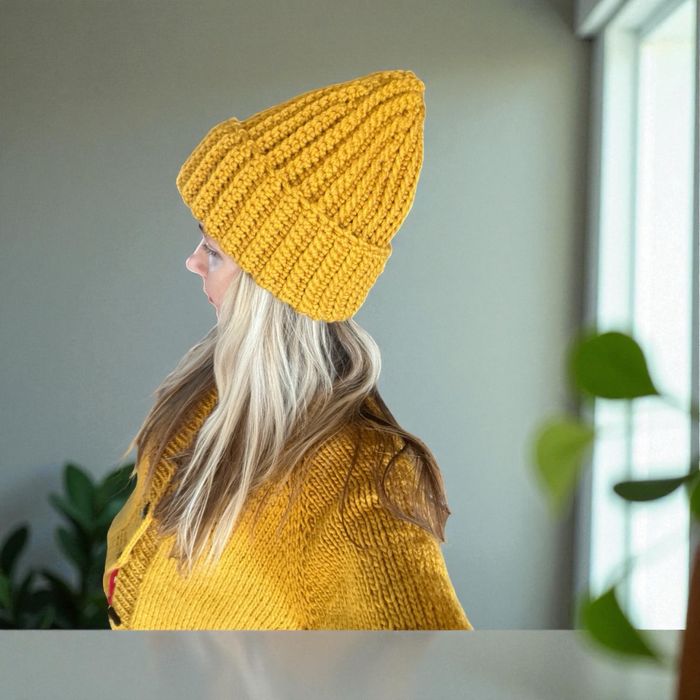 Шапки ручной вязки