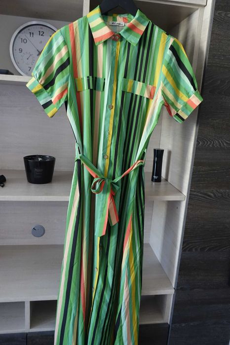 Vand rochii elegante/medii/lungi/midi