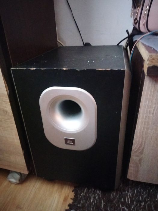 Vând swbofer stare acceptabila sonor foarte bun bass puternic