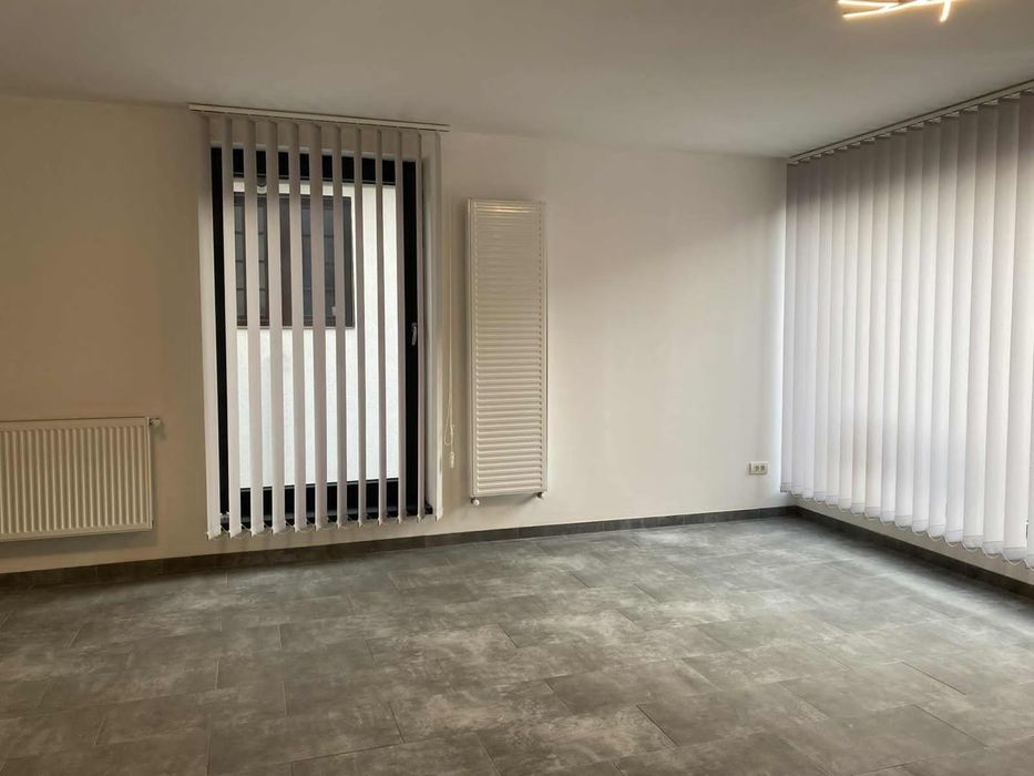 Închiriez spațiu comercial ultracentral în Sebes