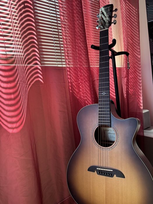 Електроакустична китара ALVAREZ