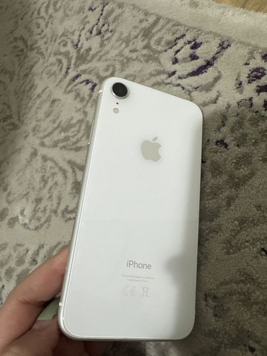 Iphone XR 64GB, display spart,complet functional,450 de lei negociabil