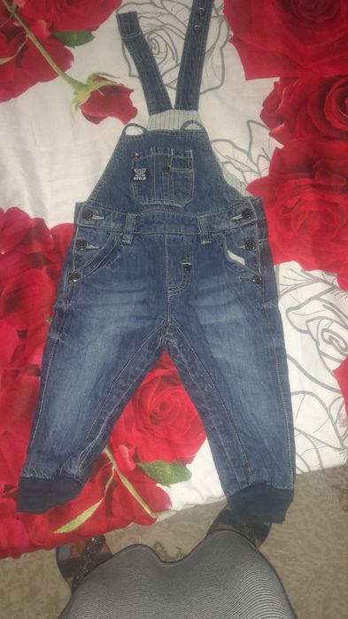 2 salopete de blugi pt bebelusi