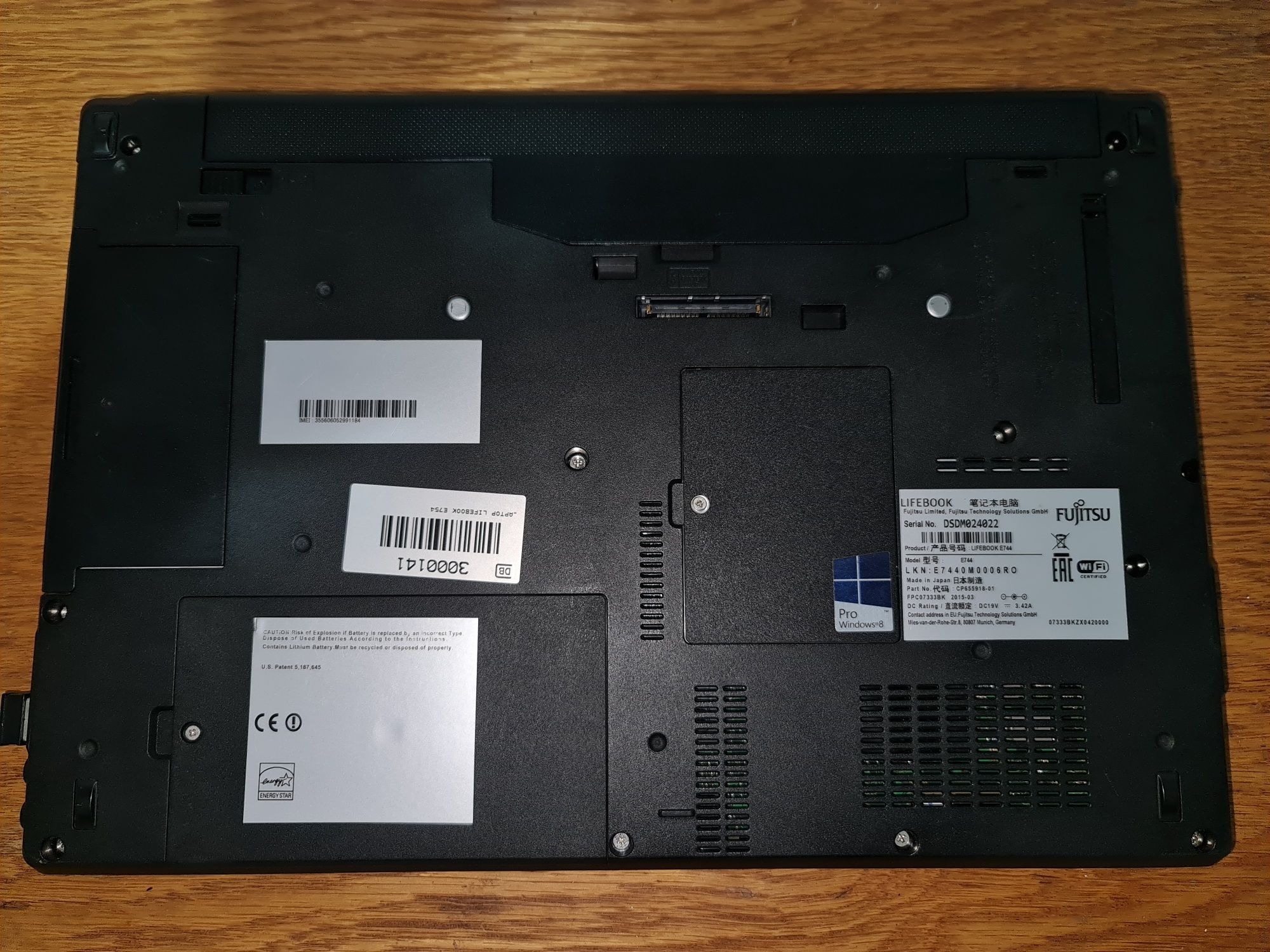 Laptop Fujitsu Lifebook E744    i3 / 8gb ram