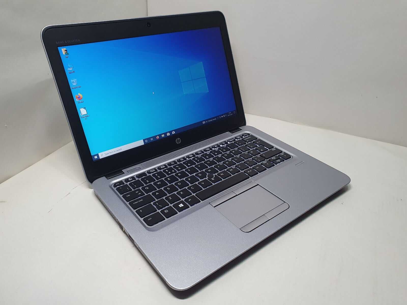 Лаптоп HP 820 G4 I5-7200U 8GB 256GB SSD 12.5 FULL HD Windows 10