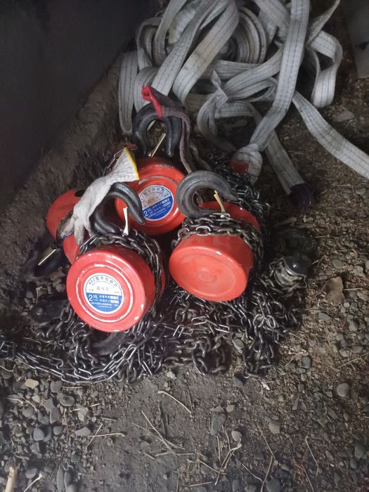 Лебедка 2 тонны  продам