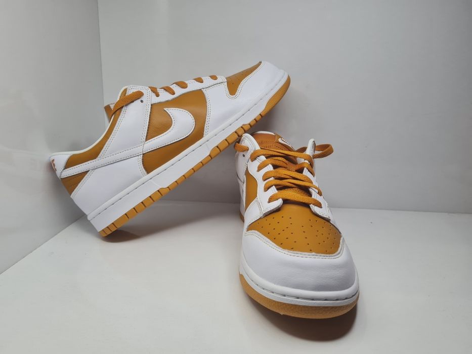 Кецове Nike Dunk Low

Чисто нови с кутия 

Размер 44 стелка 28 см.

Це