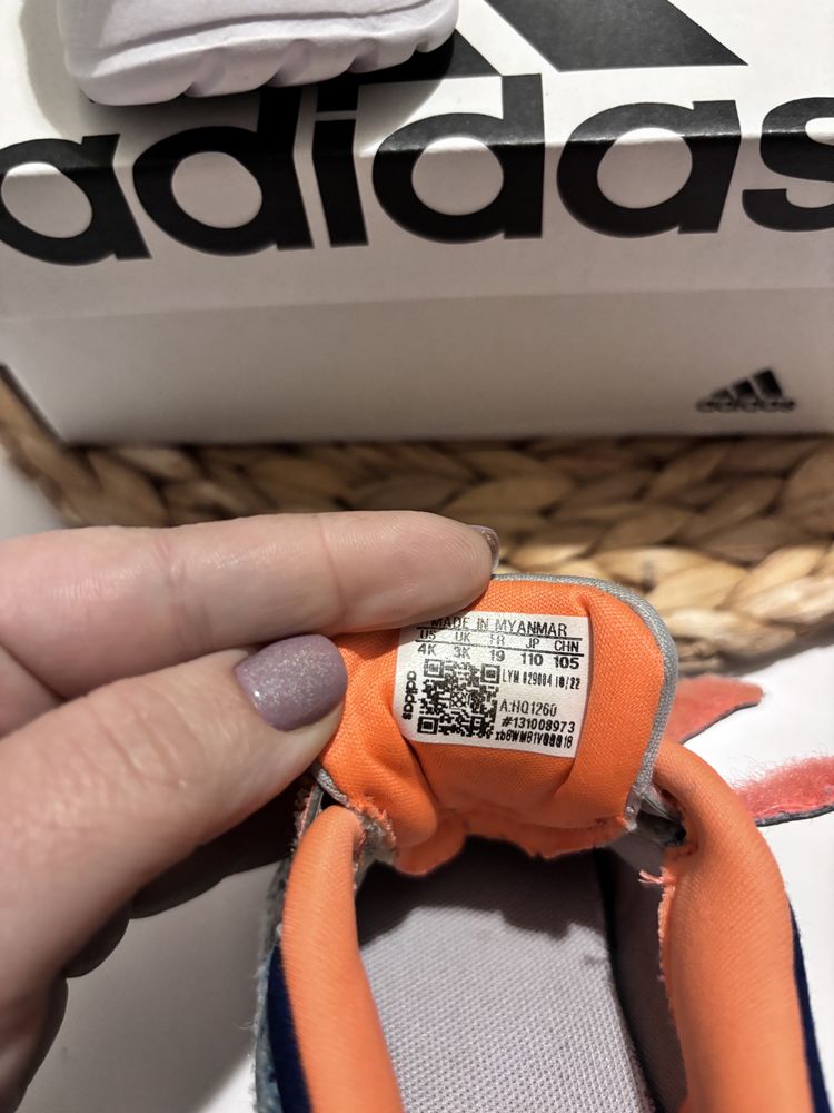 Маратонки adidas