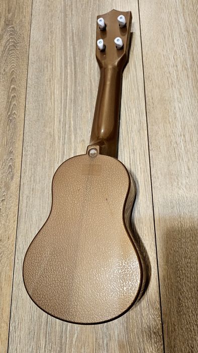Ukulele cu 4 corzi, model Hart/inimă