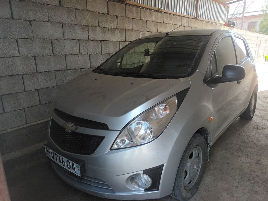 Xolati yaxshi faqat bezinda yurigan