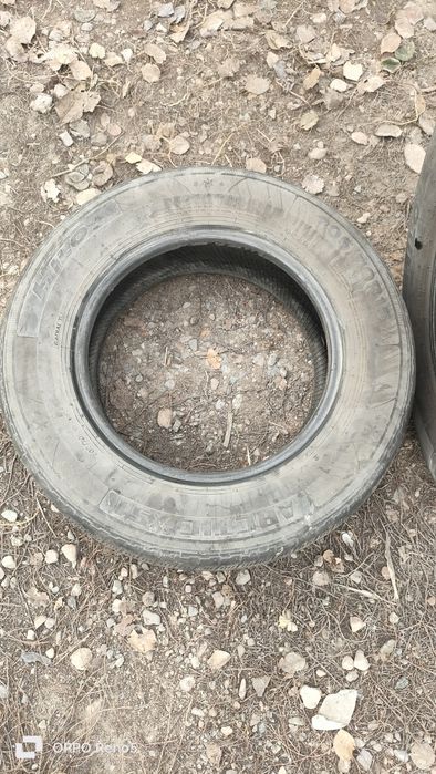 Продам резину зимн 205/70/15  2шт