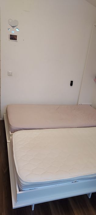 Vând doua paturi rabatabile de o persoană