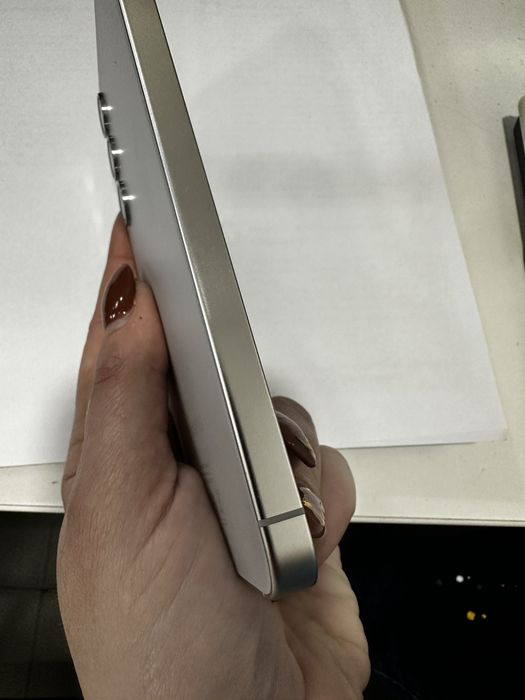 Чисто нов телефон Samsung galaxy s24